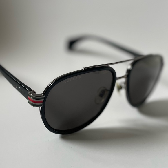 Gucci Other - Gucci Aviator Sunglasses